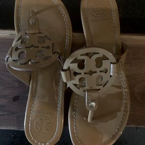 Tory Burch tan patent leather sandal